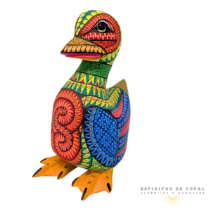 Pato Colorido Hecho a Mano en Oaxaca | Arte Oaxaqueño en Madera de Copal