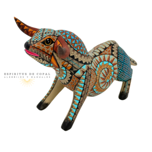 Alebrije Toro Majestuoso / Tallado en madera de copal / Espíritus de Copal / Oaxaca