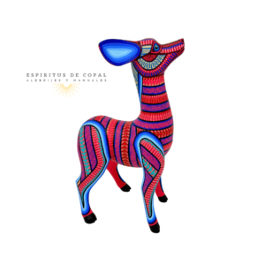 Alebrije Venada/ Tallado en madera de copal / Espíritus de Copal / Oaxaca