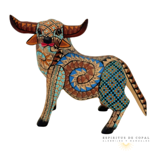 Alebrije Toro Zapoteca / Tallado en Madera de Copal / Espíritus de Copal / Oaxaca