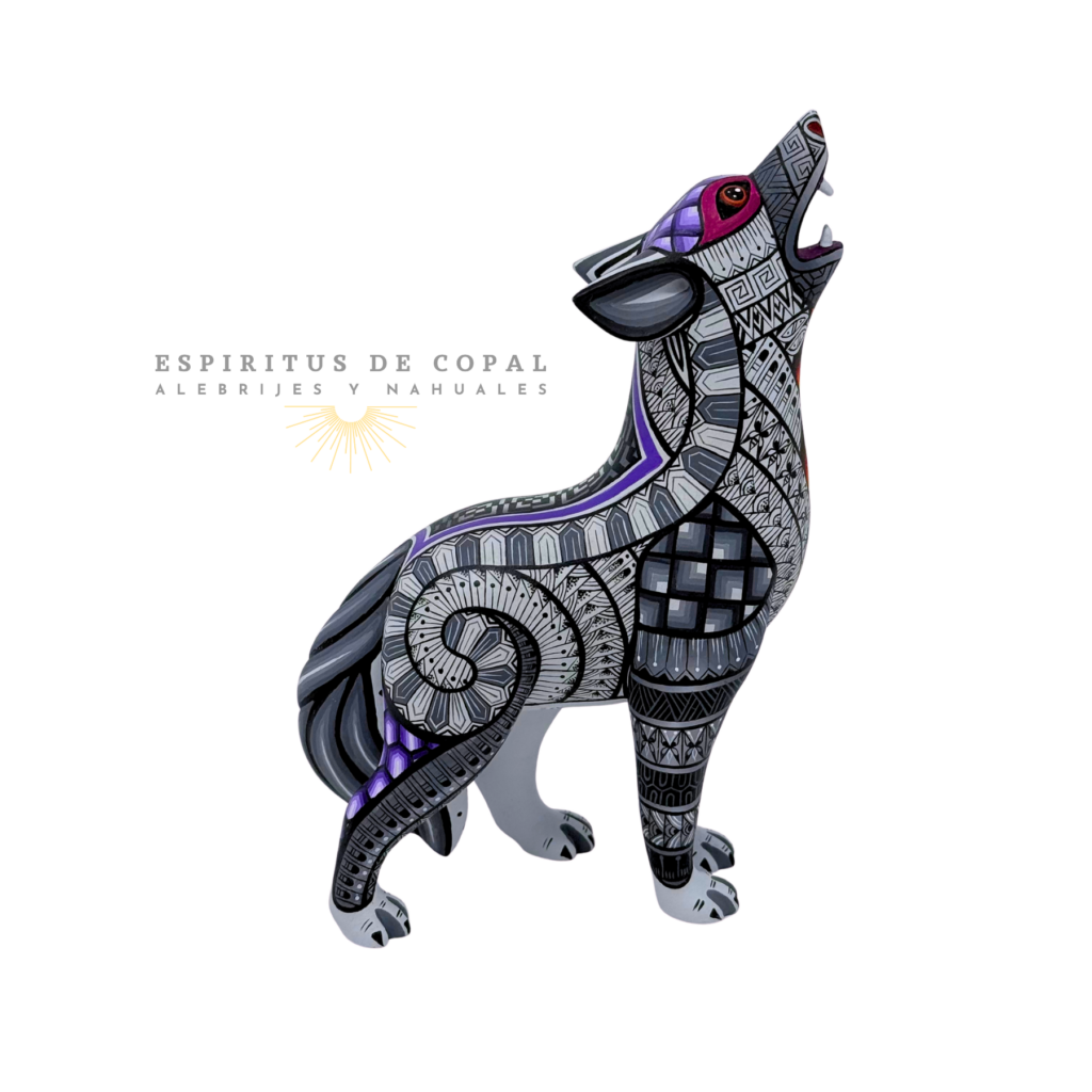 Lobo: Alebrije de Lobo tallado en madera de copal y pintado a mano